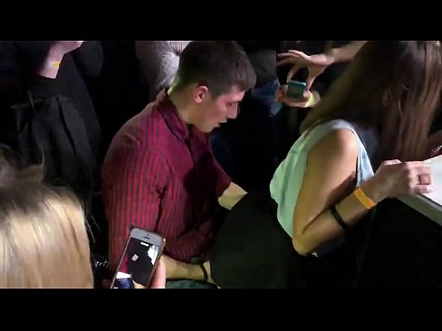 ❤️ Pravi seks u ruskom noćnom klubu. 18-godišnja Ruskinja u anusu i vagini pojebana u noćnom klubu ️❌ Seks video na bs.taxiporec.top ﹏